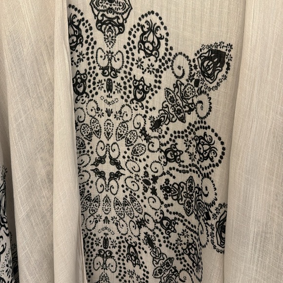 Exotic Sol Black and Grey Print Kimono Top - Picture 7 of 7